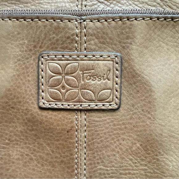Fossil Y2K Brown Leather Crossbody Bag - Picture 5 of 15
